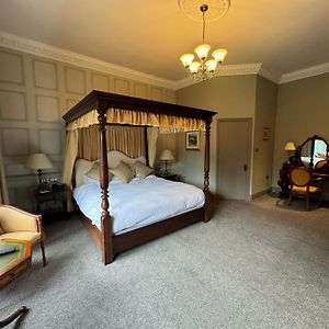 Four Poster Room